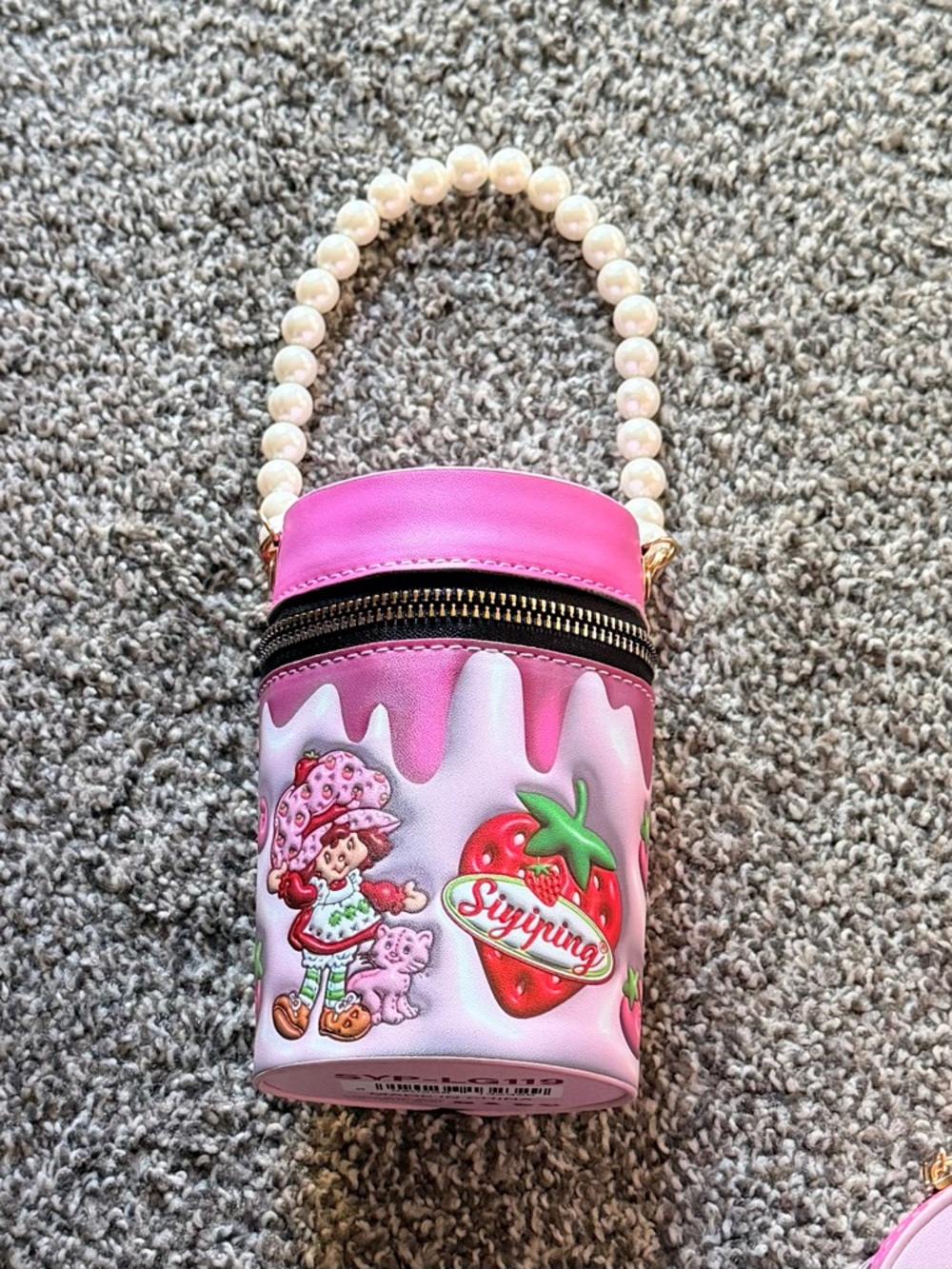 Strawberry Shortcake 30pc lip gloss Purse with Pearl Handle